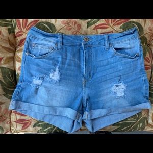 Distressed Shorts 💎